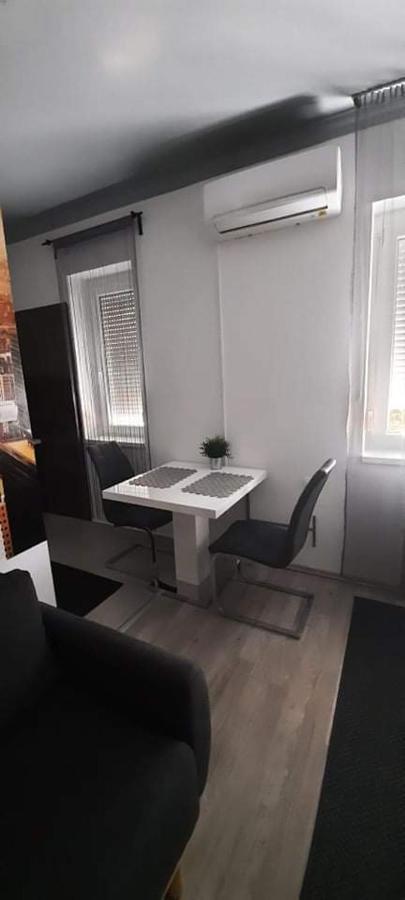 Merey Apartment Szeged Bagian luar foto